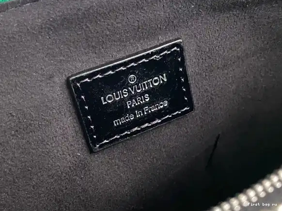 Frstbag ru LOUIS COUSSIN VUITTON PM 0529